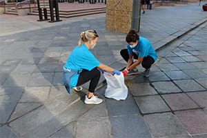 Denver Health Urgent Care nurses picking up trash volunteer day